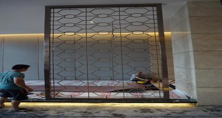 華宏誠金屬 以精湛工藝打造酒店不銹鋼屏風(fēng)，定義空間美學(xué)新標(biāo)桿